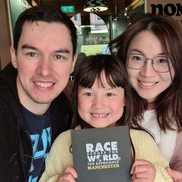 Family-playing-Race-Across-theWorld-TheExperience-01