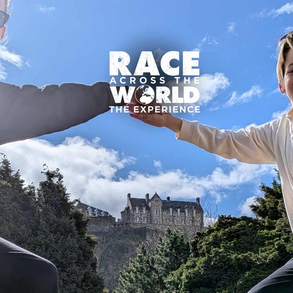 Team-playing-race-across-the-world-the-experience-001