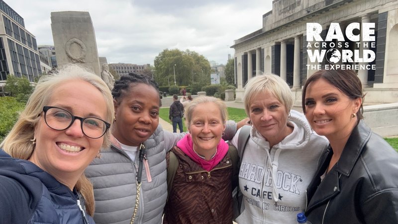 Team_playing_race_across_the_world_the_experience_in_london_05