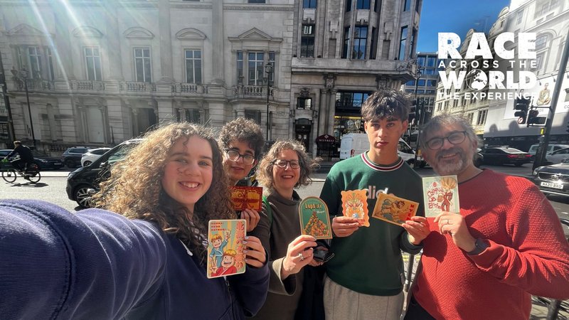 Team_playing_race_across_the_world_the_experience_in_west_end_london_03