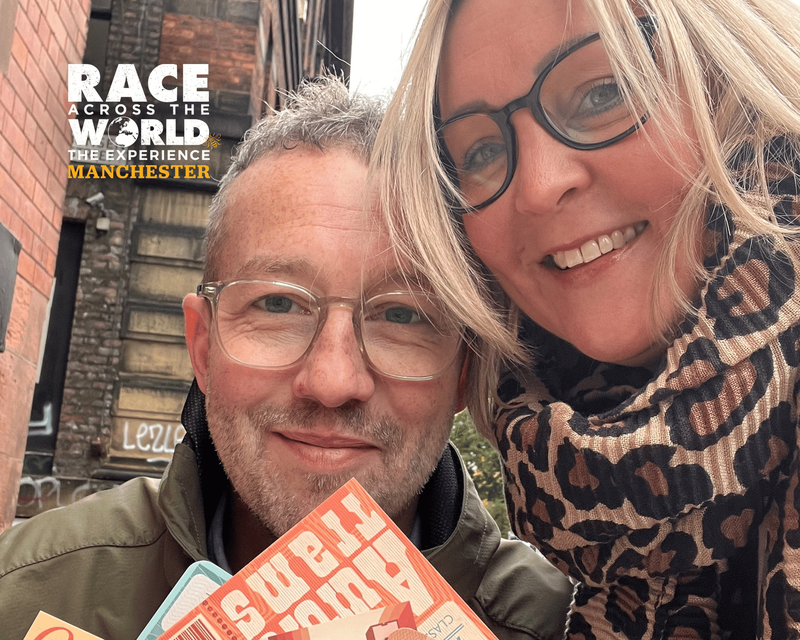 race-across-the-world-experience-team-selfie-in-maanchester-04