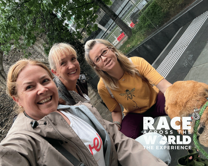 race across the world experience team with dog 06