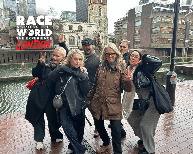 team-on-race-across-the-world-experience-posing
