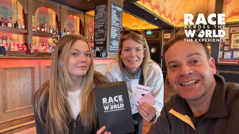 team-playing-race-across-the-world-the-experience-in-london-01