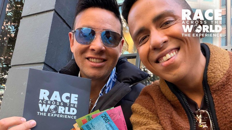 team-playing-race-across-the-world-the-experience-in-london-06