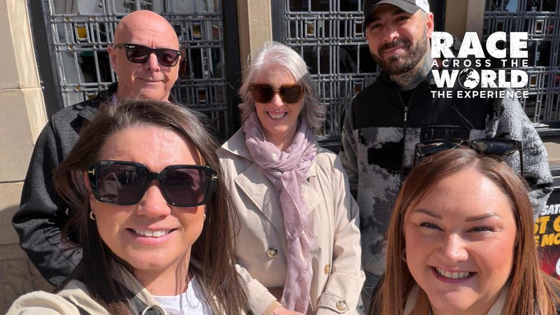 team-playing-race-across-the-world-the-experience-in-london-02