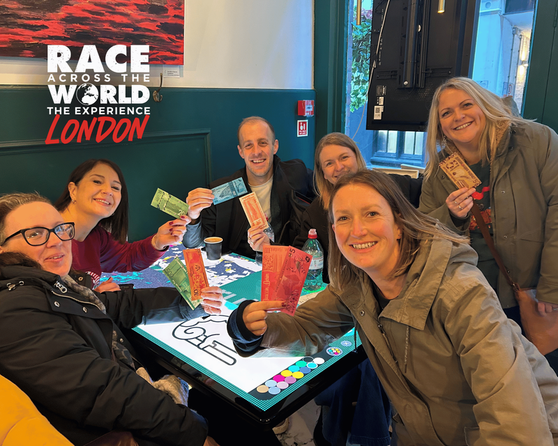 team-playing-race-across-the-world-the-experience-in-london-01