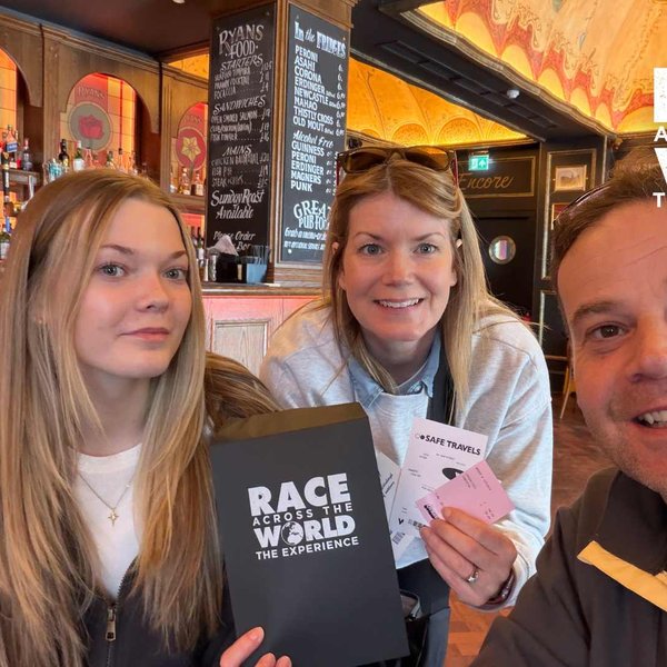 team-playing-race-across-the-world-the-experience-in-london-01