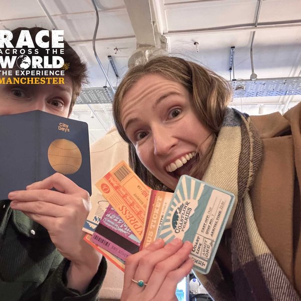 team_playing_raceacrosstheworld_experience_in_manchester_01