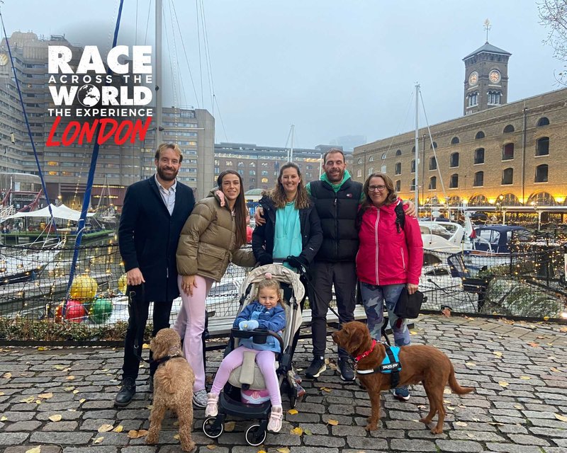 team_playing_raceacrosstheworld_experience_in_london_01