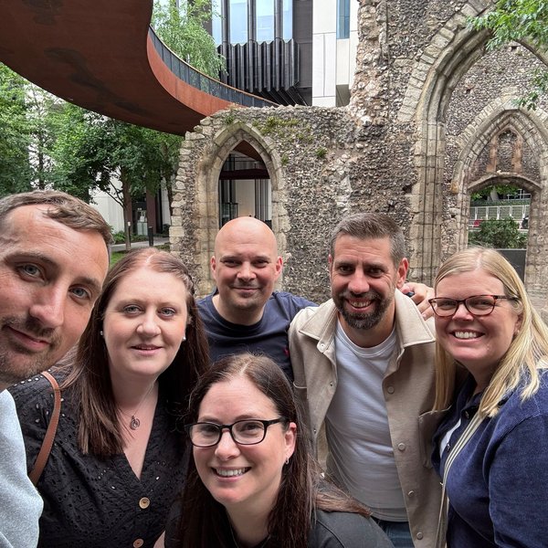 why-the-race-across-the-world-experience-is-great-for-team-building